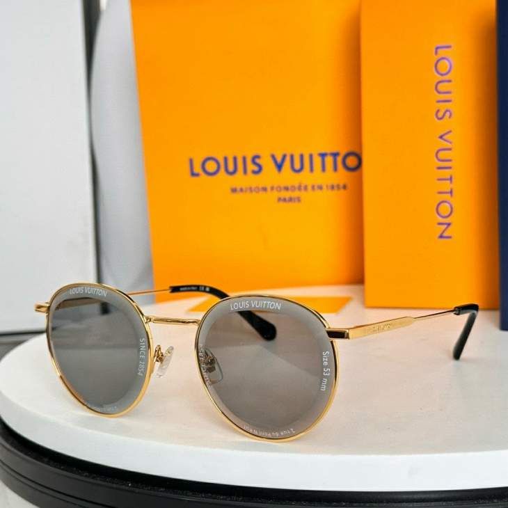 Picture of Louis Vuitton Sunglasses _SKUfw77710104fw